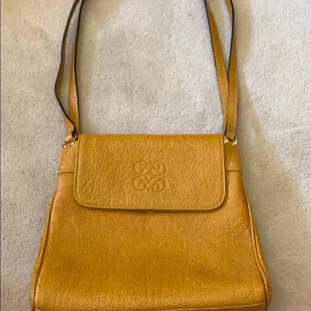 Gold handbag. Good quality. Pre loved.
